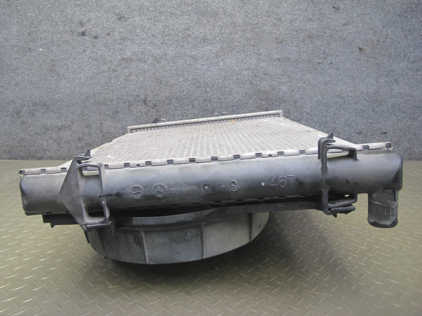 98-04 Chevrolet Corvette C5 A/T Engine Cooling Radiator w Fan & Shroud 88K OEM