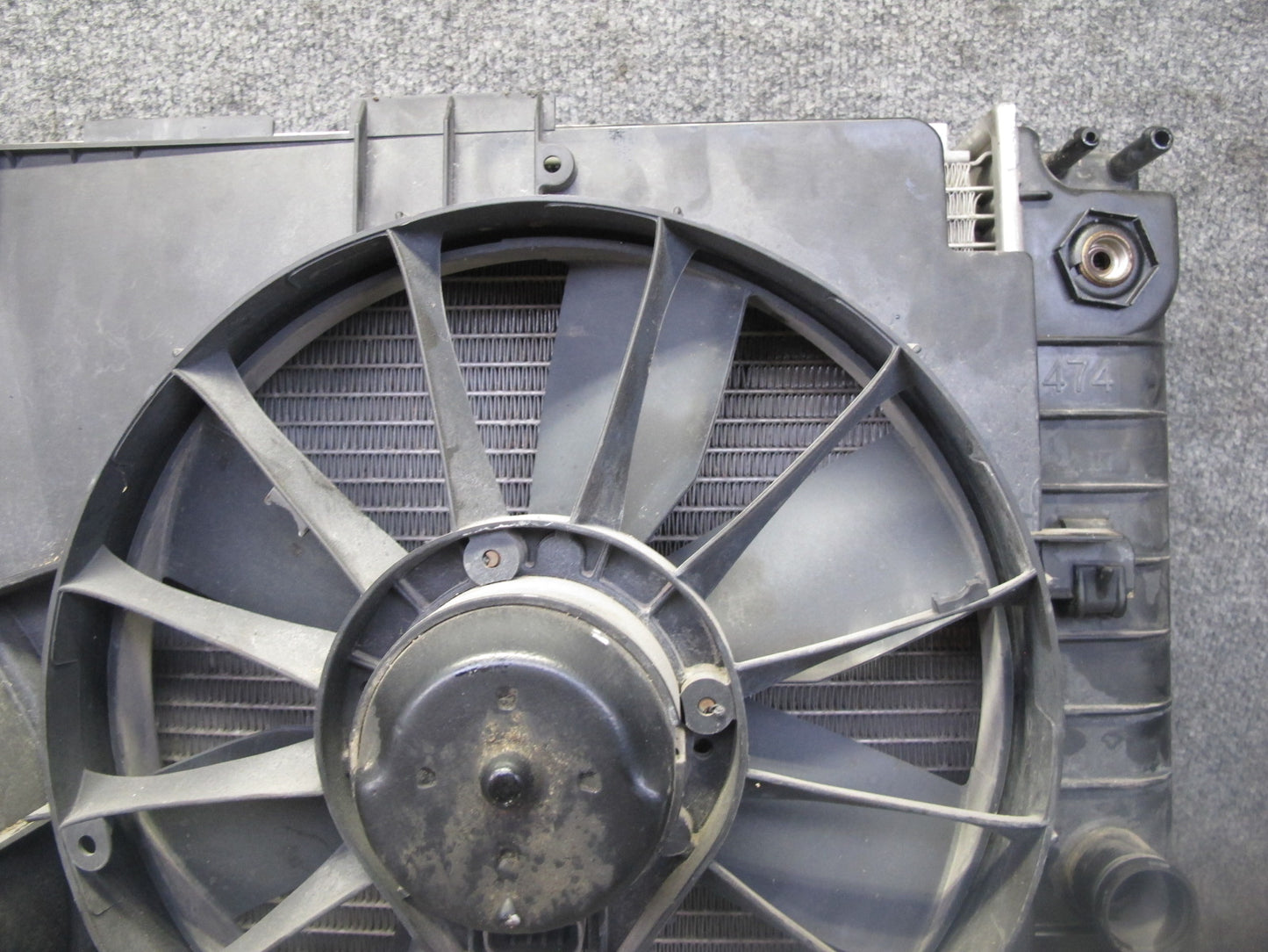 98-04 Chevrolet Corvette C5 A/T Engine Cooling Radiator w Fan & Shroud 88K OEM