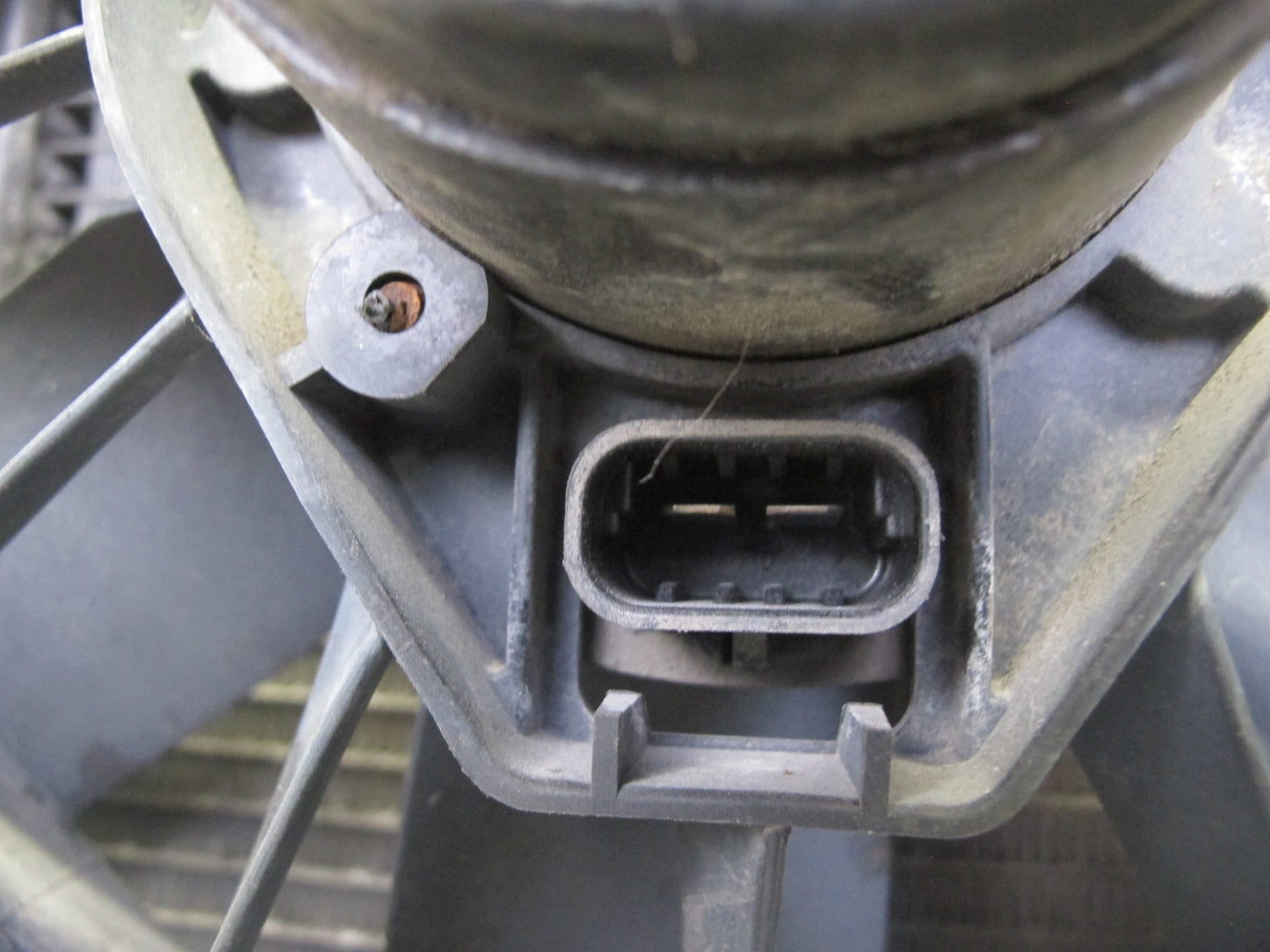 98-04 Chevrolet Corvette C5 A/T Engine Cooling Radiator w Fan & Shroud 88K OEM