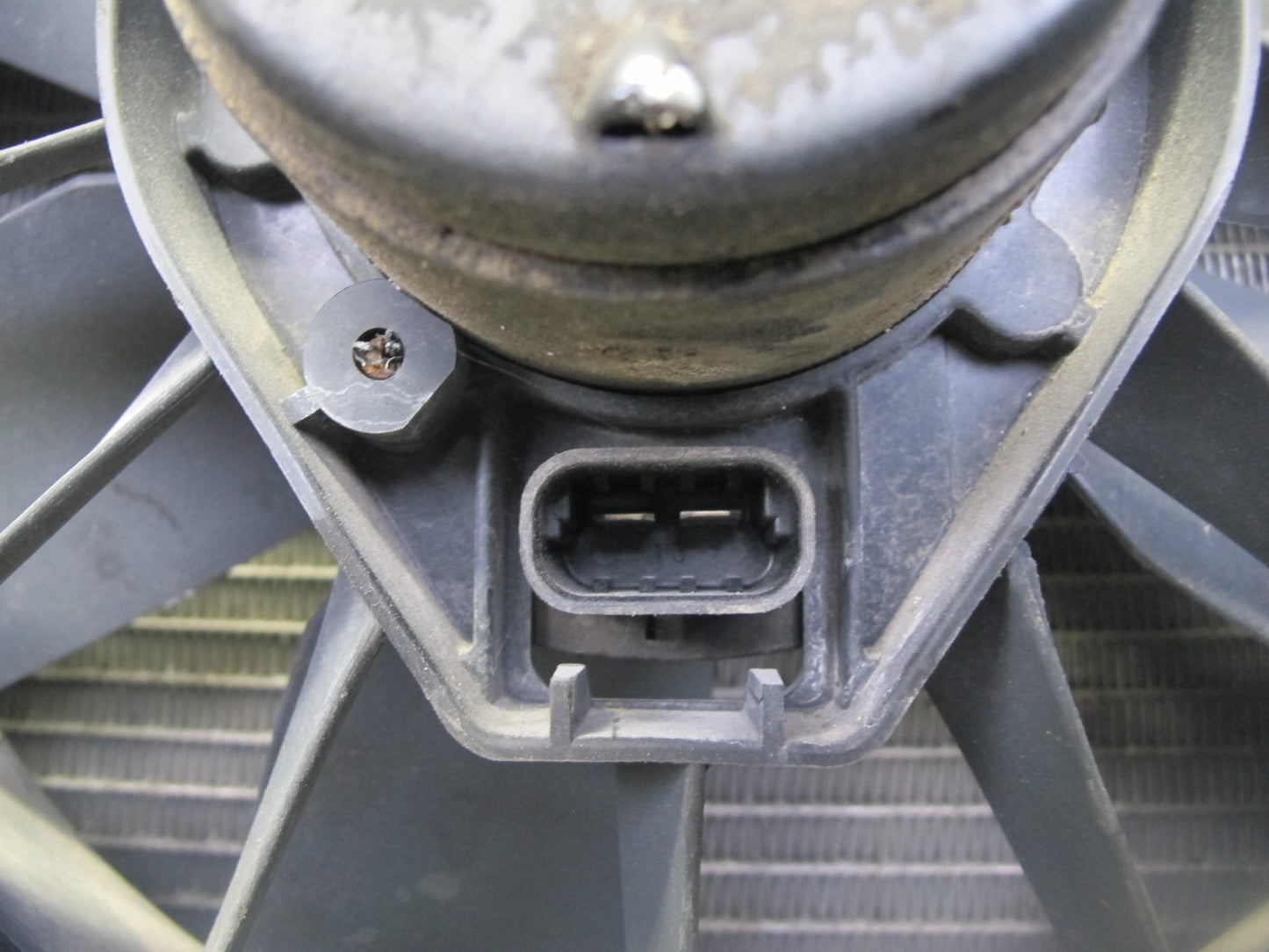 98-04 Chevrolet Corvette C5 A/T Engine Cooling Radiator w Fan & Shroud 88K OEM