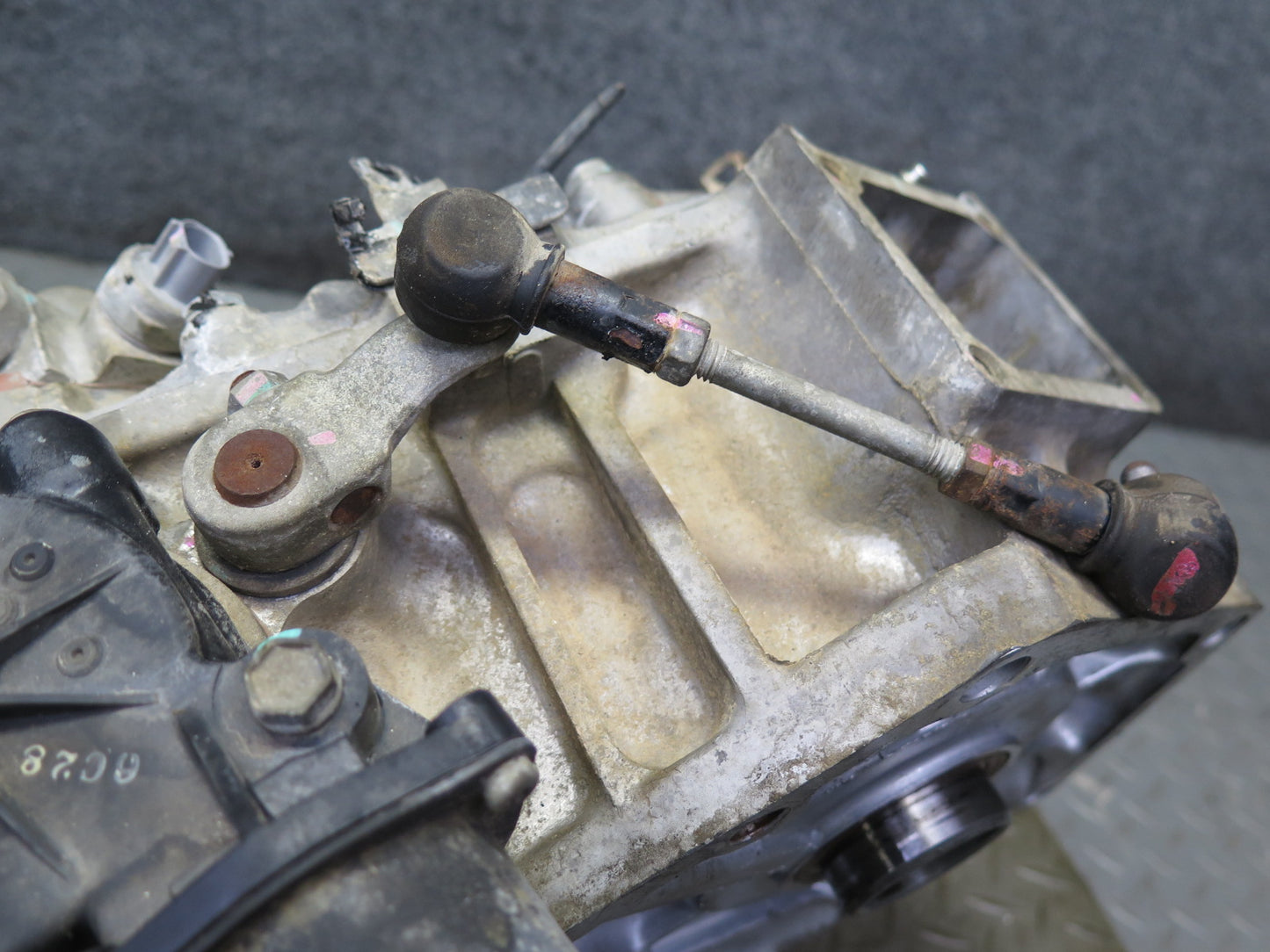 2006-2007 Lexus UZJ100L LX470 Transmission Transfer Case Box w Motor