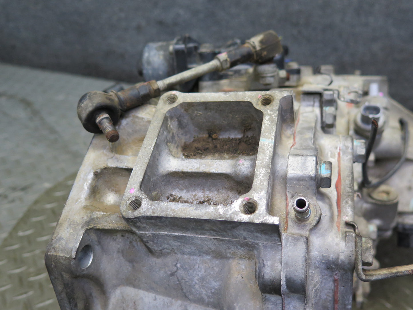 2006-2007 Lexus UZJ100L LX470 Transmission Transfer Case Box w Motor