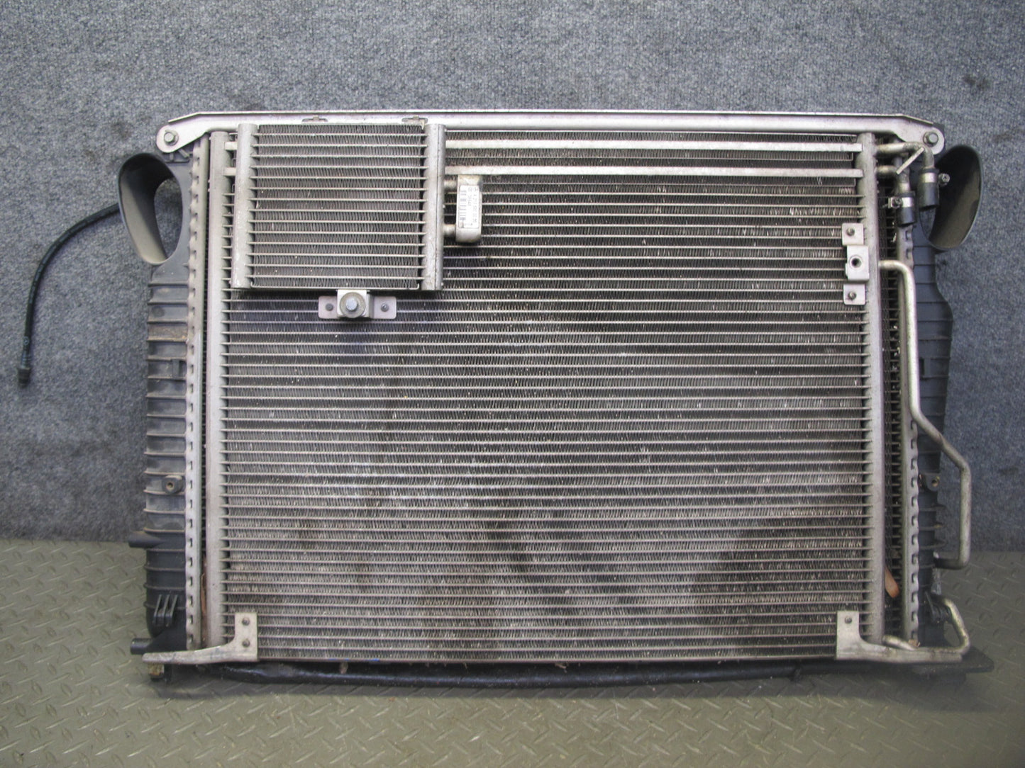 03-06 Mercedes R230 SL500 Engine Radiator Condenser w Oil Cooler OEM