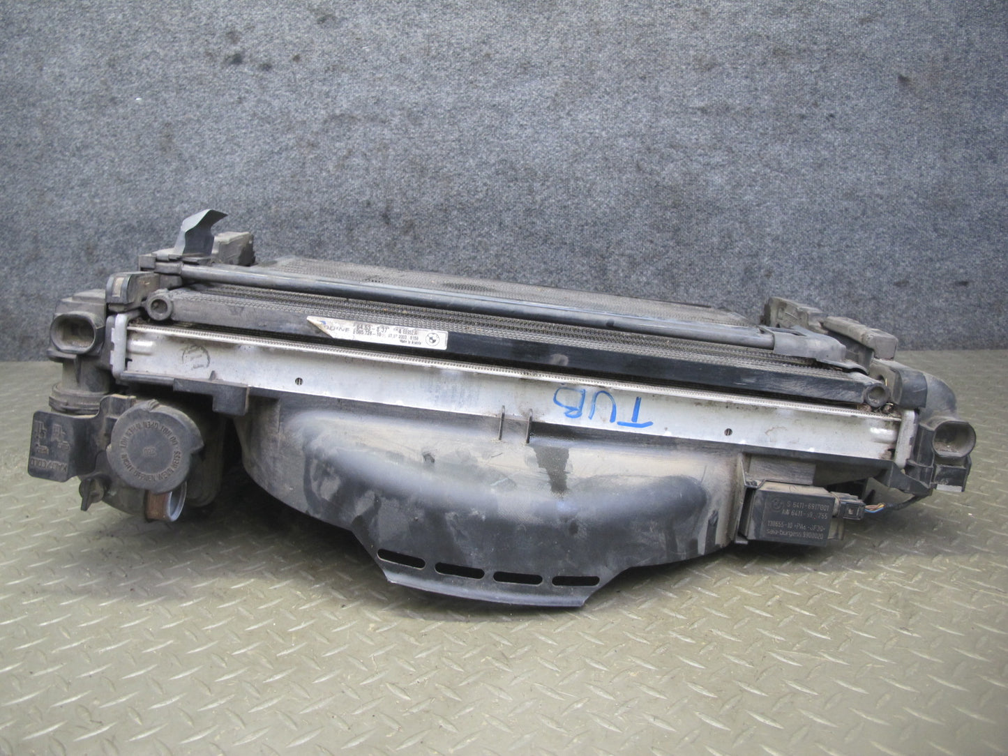 03-06 BMW E46 330Ci M54 A/T Engine Radiator A/C Condenser Oil Cooler Shroud Set