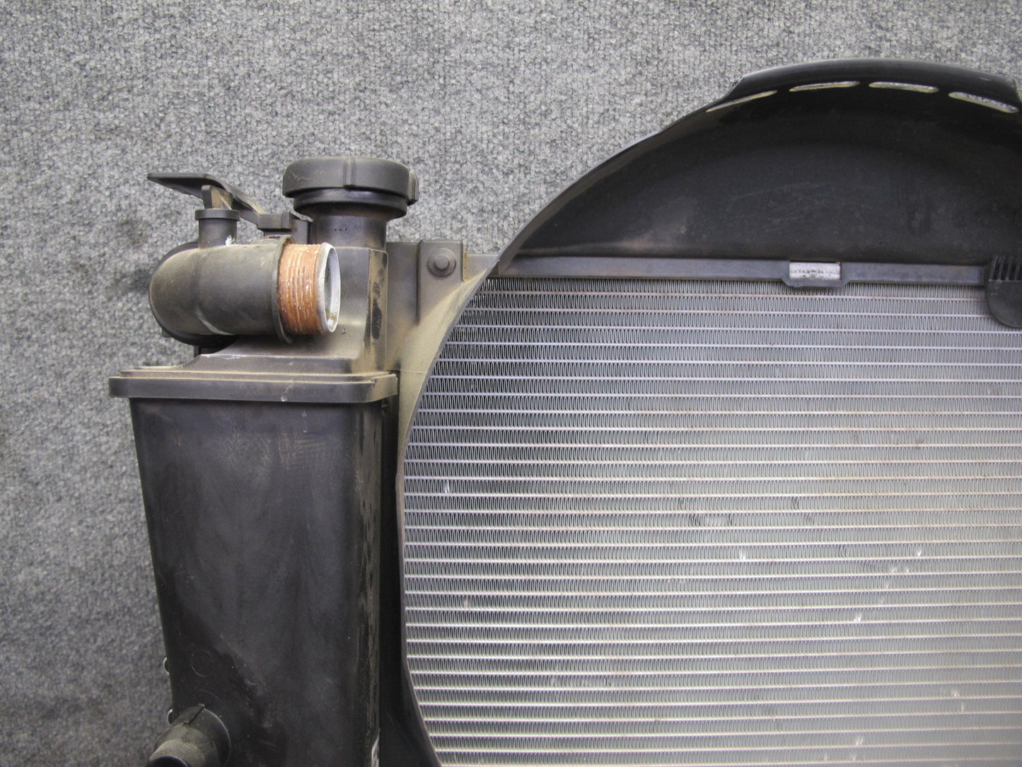 03-06 BMW E46 330Ci M54 A/T Engine Radiator A/C Condenser Oil Cooler Shroud Set