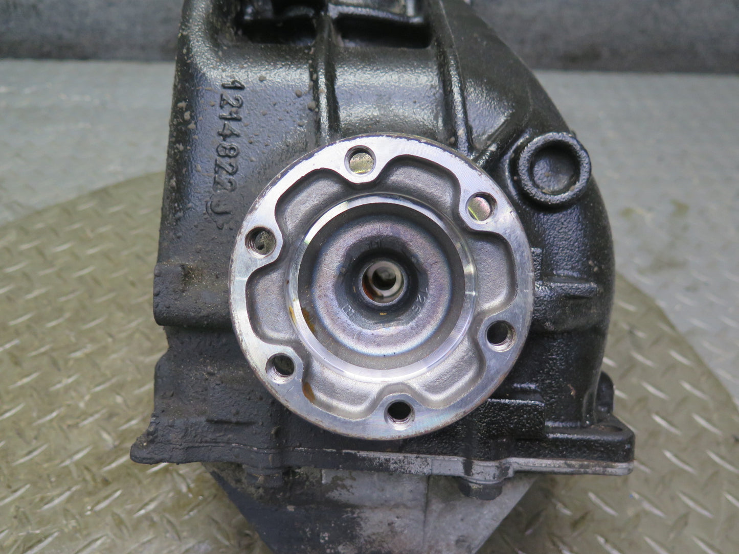 01-06 BMW E46 330i 330Ci A/T Rear Differential Carrier 3.38 Ratio 7505393 OEM