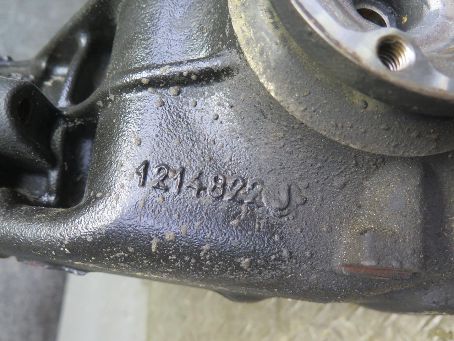 01-06 BMW E46 330i 330Ci A/T Rear Differential Carrier 3.38 Ratio 7505393 OEM