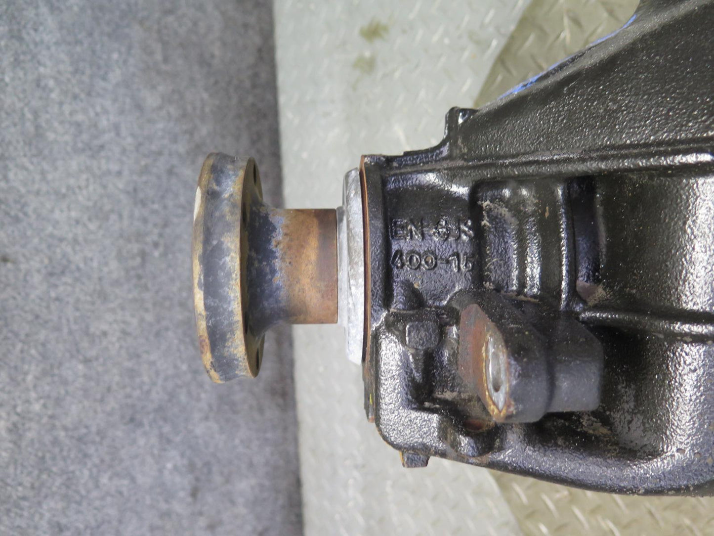 01-06 BMW E46 330i 330Ci A/T Rear Differential Carrier 3.38 Ratio 7505393 OEM