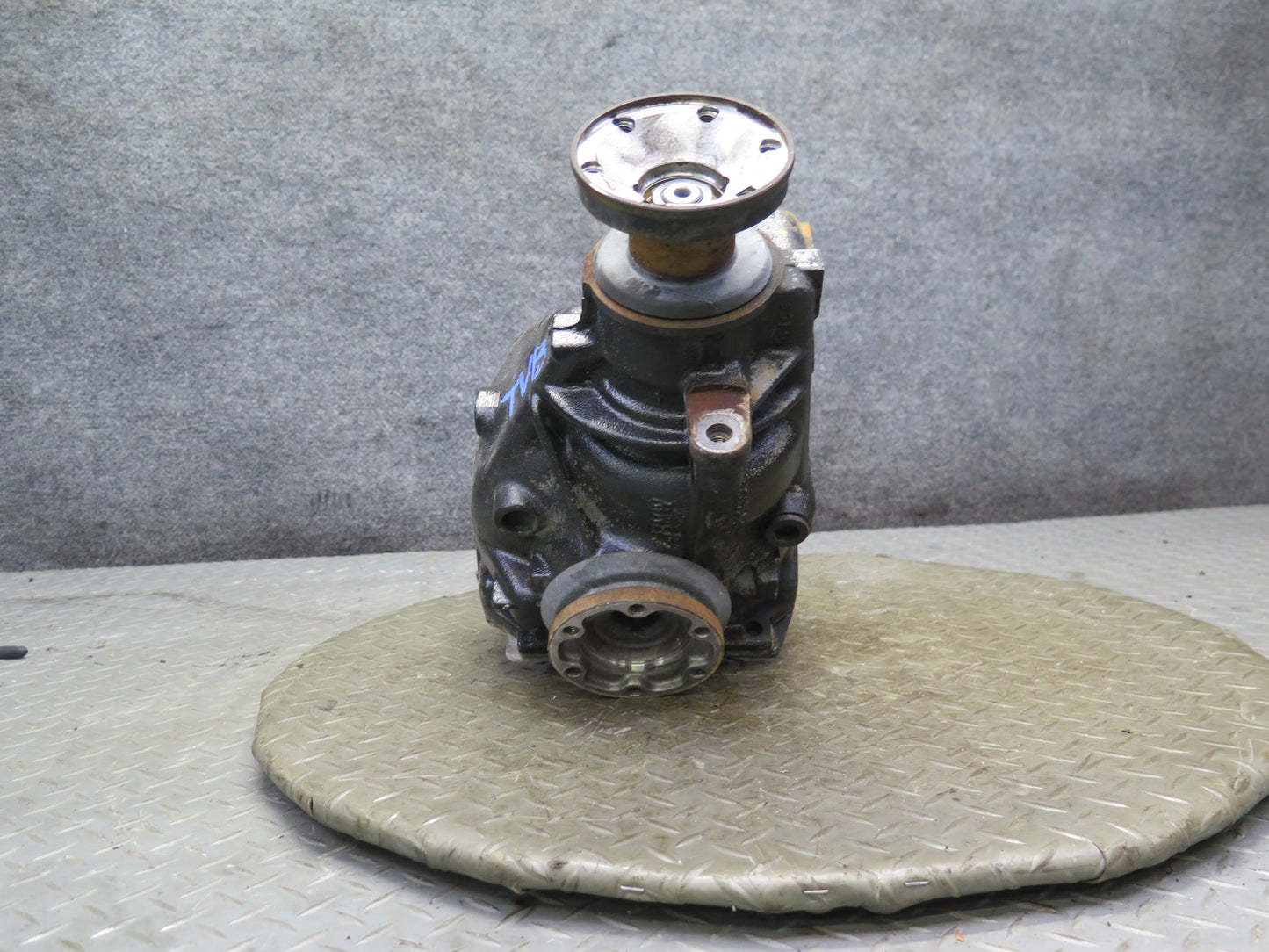 01-06 BMW E46 330i 330Ci A/T Rear Differential Carrier 3.38 Ratio 7505393 OEM