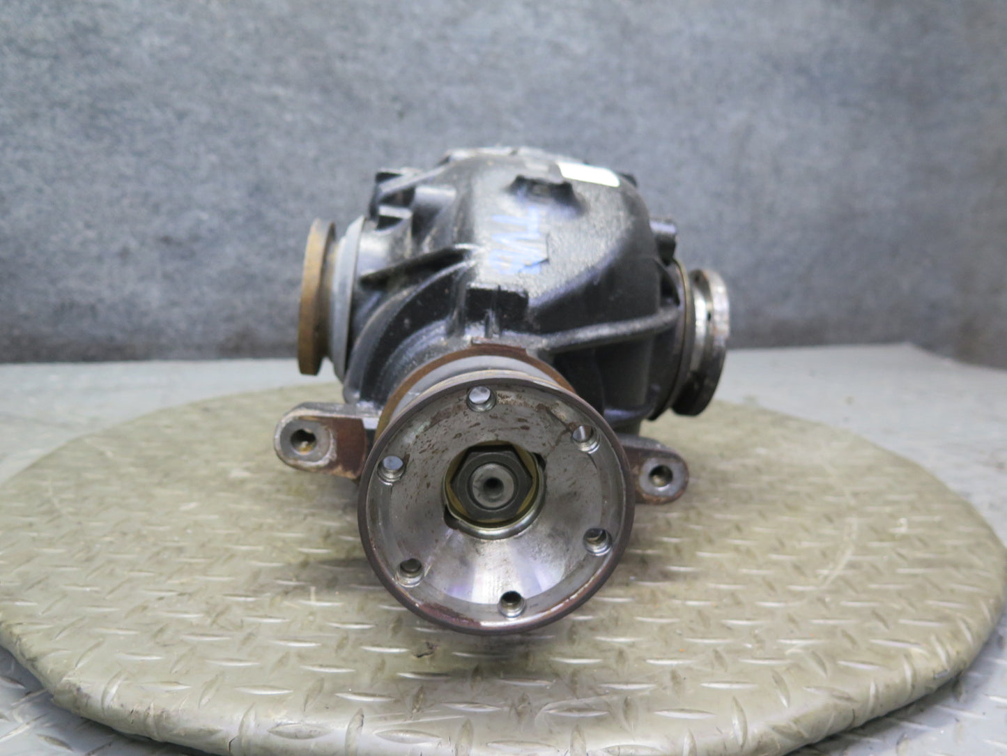 01-06 BMW E46 330i 330Ci A/T Rear Differential Carrier 3.38 Ratio 7505393 OEM