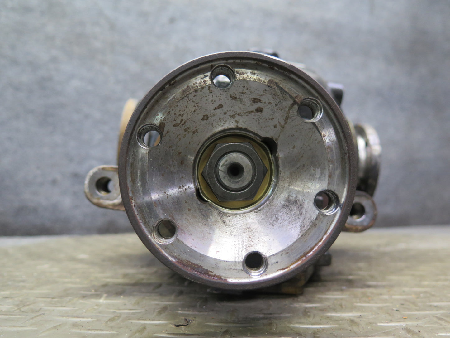 01-06 BMW E46 330i 330Ci A/T Rear Differential Carrier 3.38 Ratio 7505393 OEM