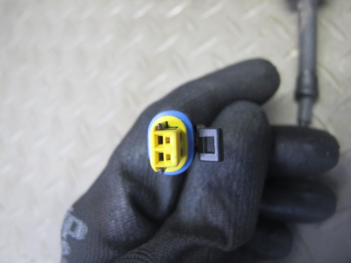 2007-2014 Cadillac Escalade Rear Trunk Tailgate Release Handle Trim Molding