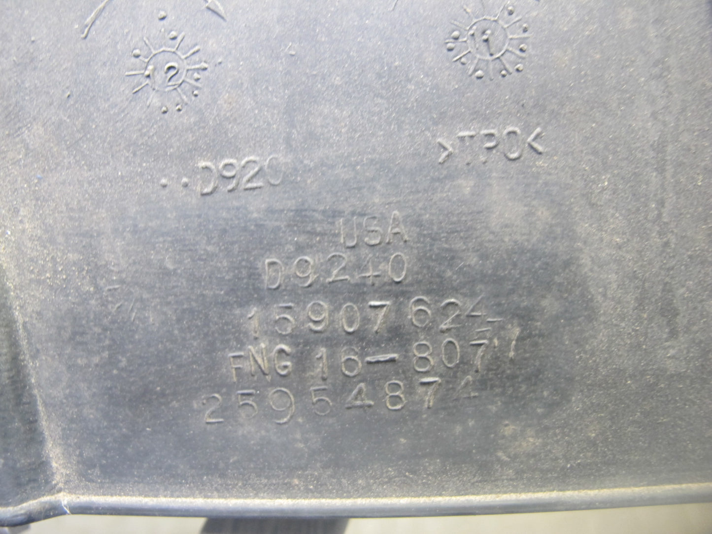 2009-2014 Cadillac Escalade Front Bumper Center Lower Grille 15907624