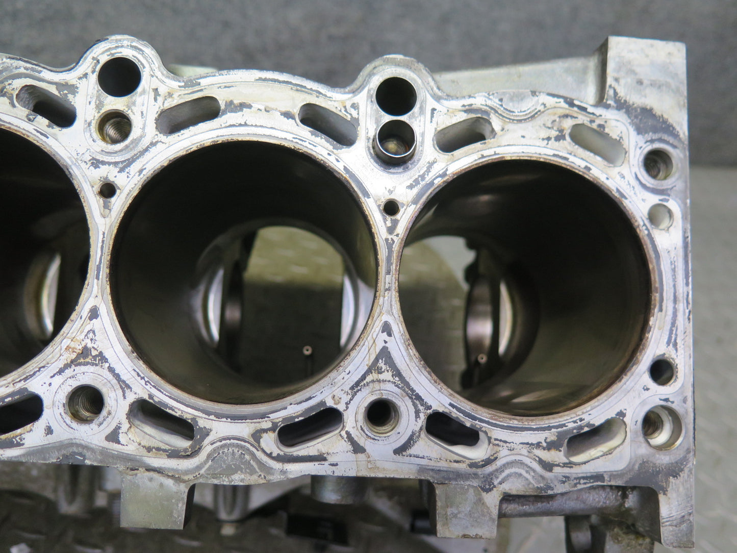 03-06 BMW E46 330i 330Ci 3.0L M54 M54B30 Engine Block 104k Miles OEM