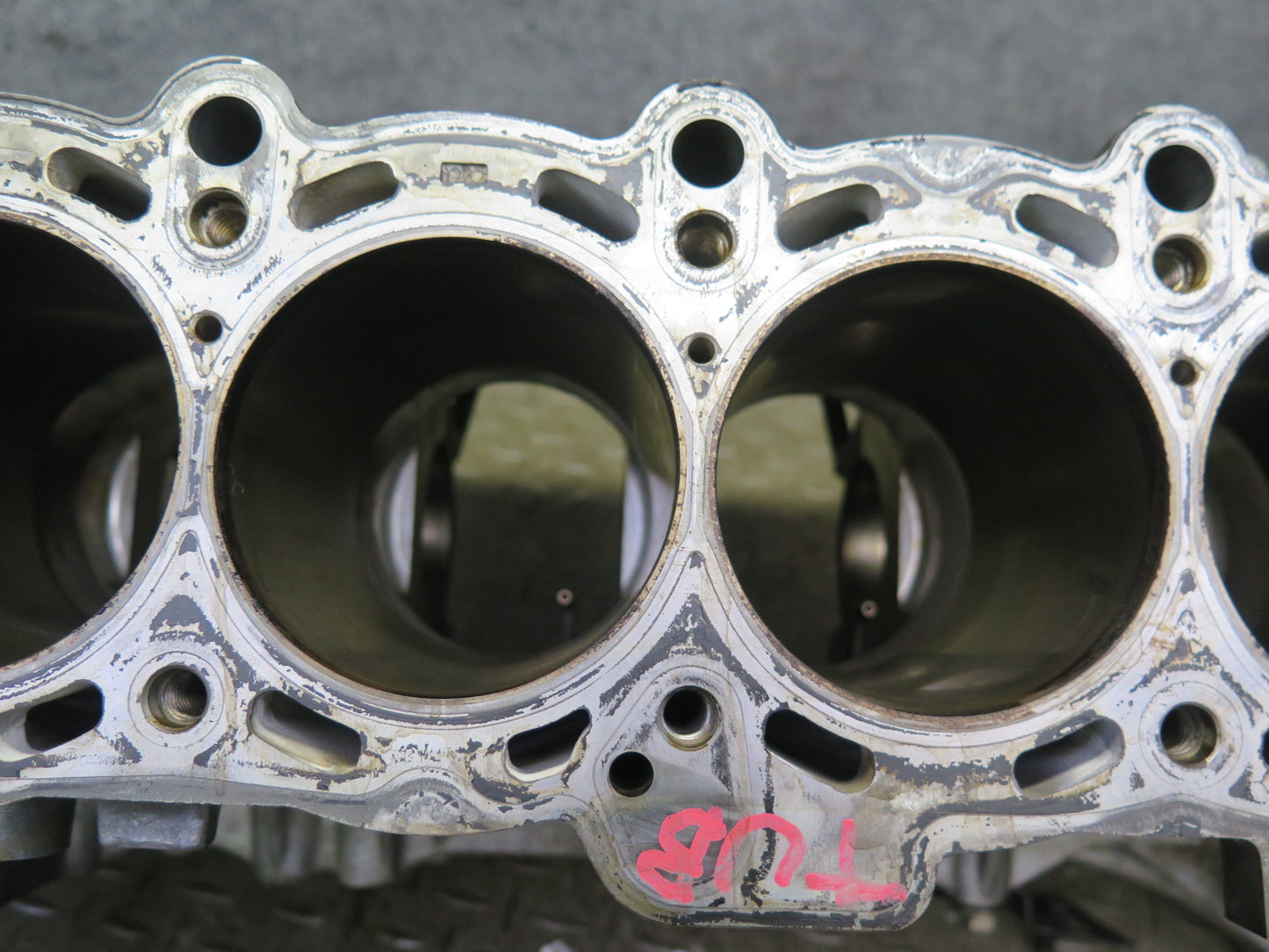 03-06 BMW E46 330i 330Ci 3.0L M54 M54B30 Engine Block 104k Miles OEM