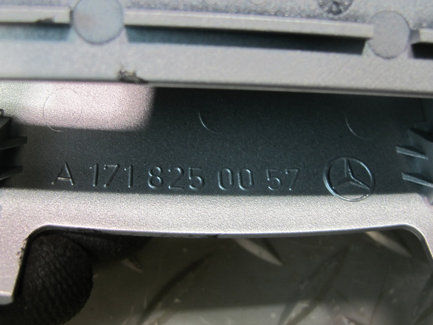 05-11 Mercedes R171 Slk-class Overhead Console Dome Reading Light 1718201301 OEM