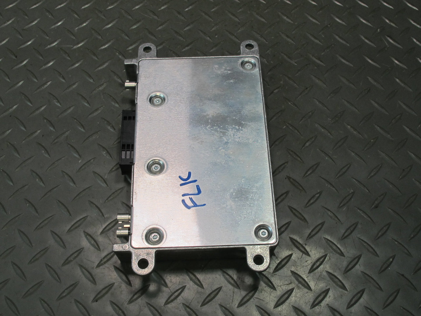 05-11 Mercedes R171 Slk-class Voice Communication Control Module 2218700826 OEM