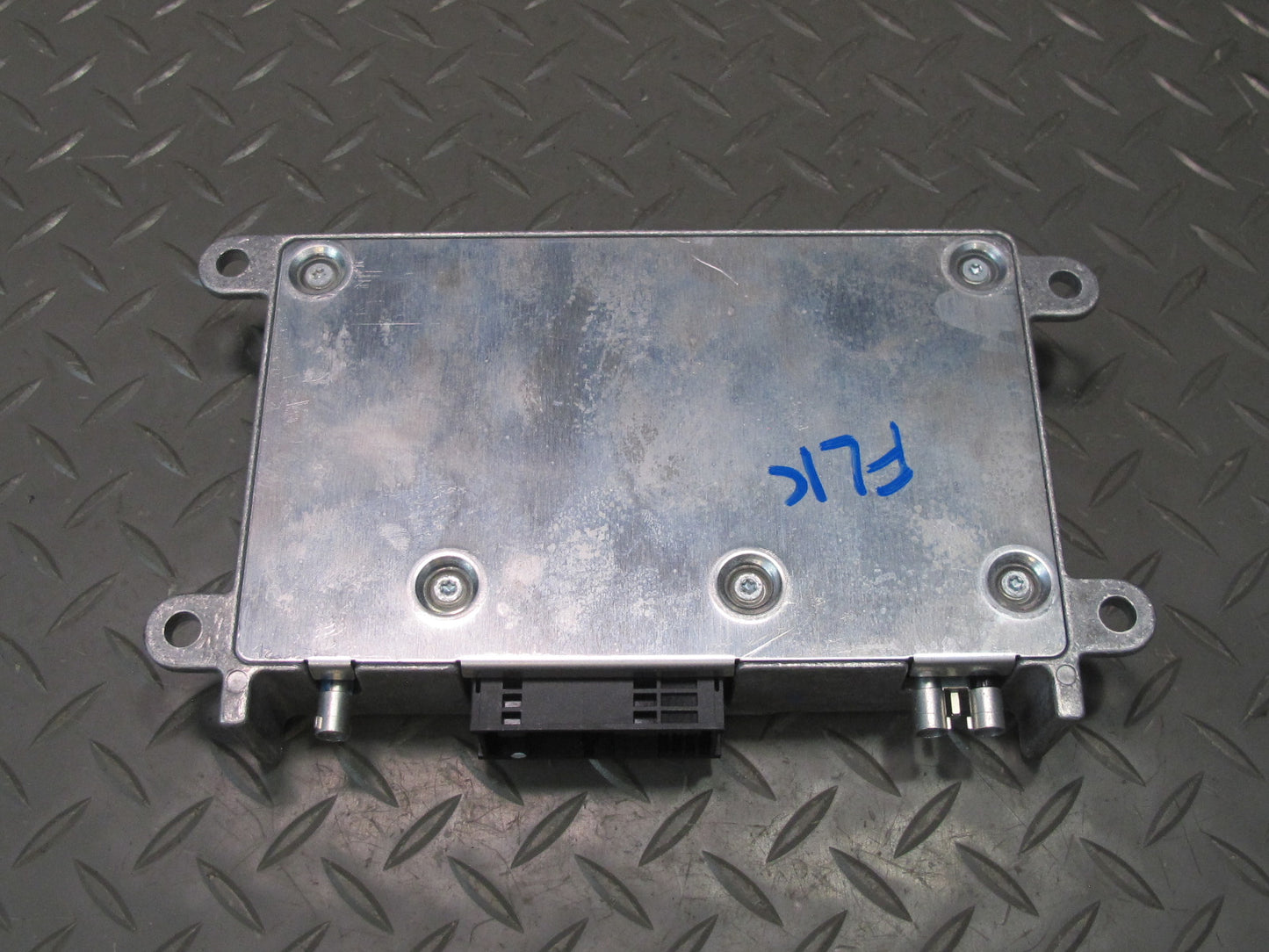 05-11 Mercedes R171 Slk-class Voice Communication Control Module 2218700826 OEM