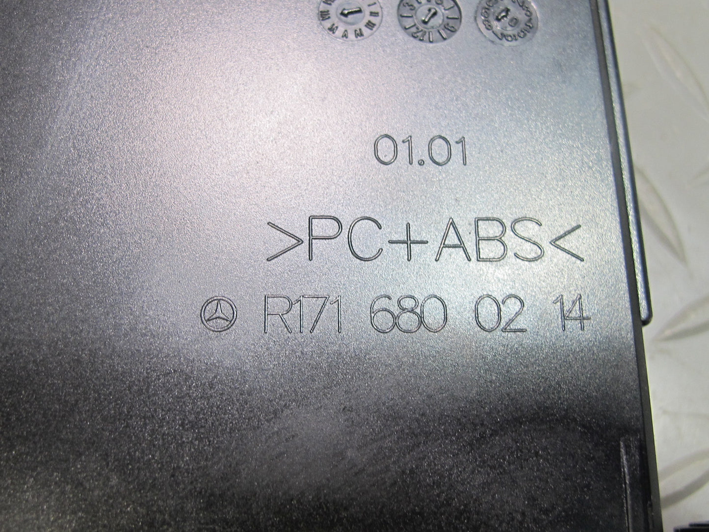 05-11 Mercedes R171 Slk-class Dash CUP Holder Assembly 1716800214 OEM