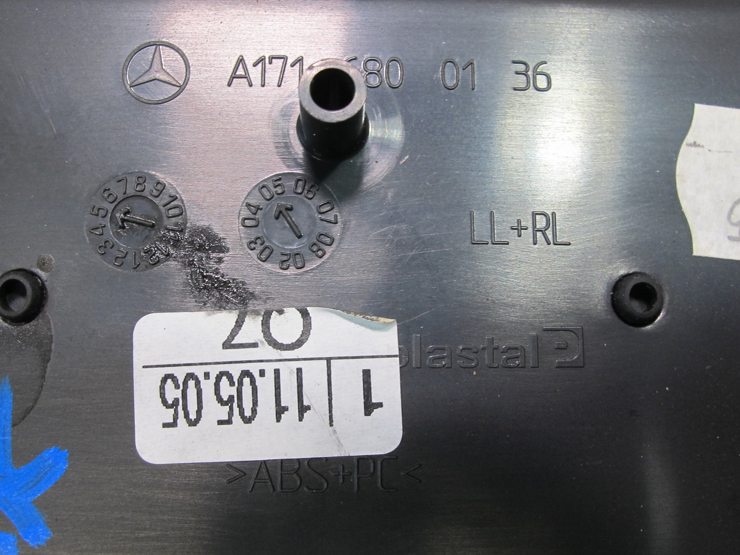 05-11 Mercedes R171 Slk-class Center Console Shifter Trim Bezel Cover Panel OEM