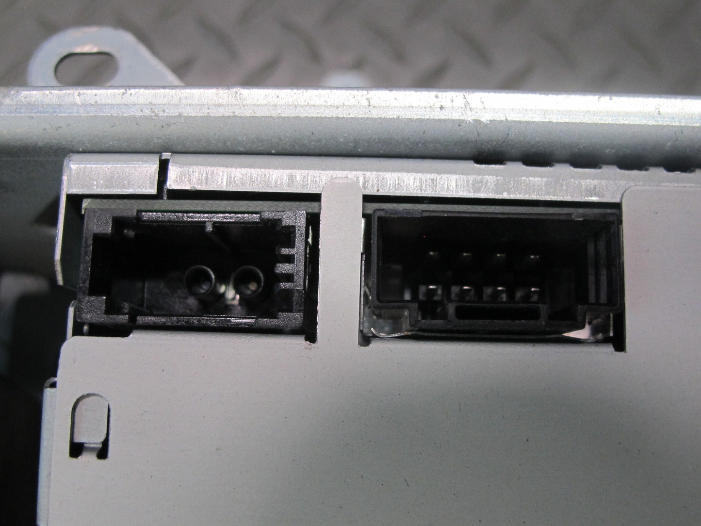 05-11 Mercedes R171 Slk-class GPS Navigation System DVD Player w Bracket OEM