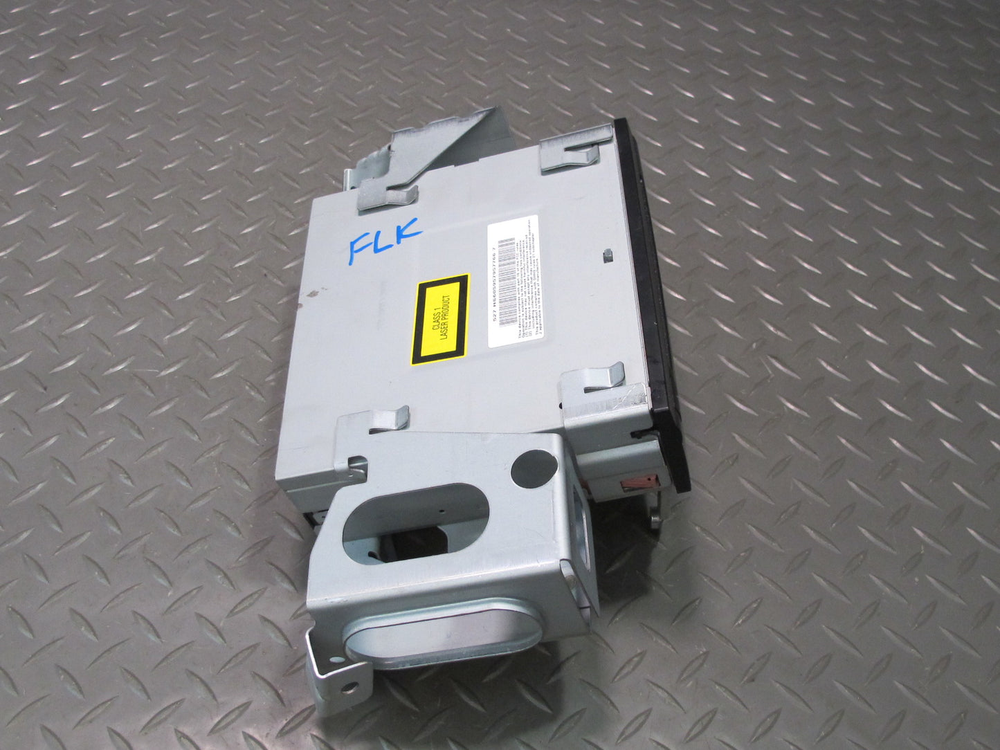 05-11 Mercedes R171 Slk-class GPS Navigation System DVD Player w Bracket OEM