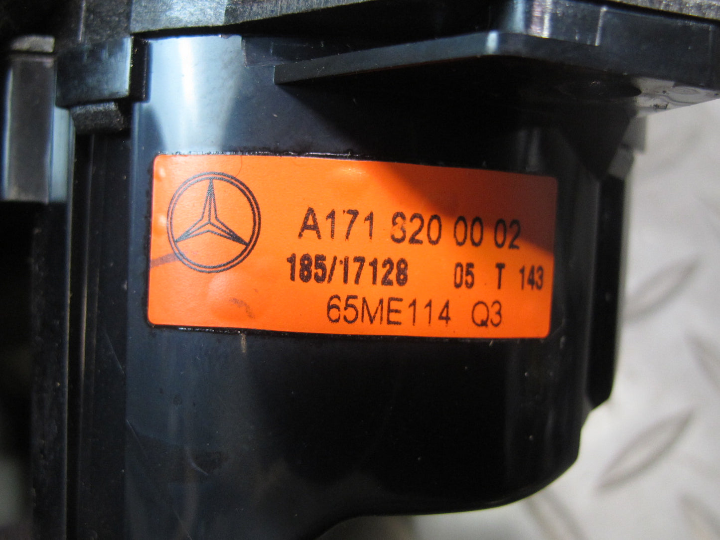 05-11 Mercedes R171 Slk-class Dash Instrument Panel Speaker 1718200002 OEM