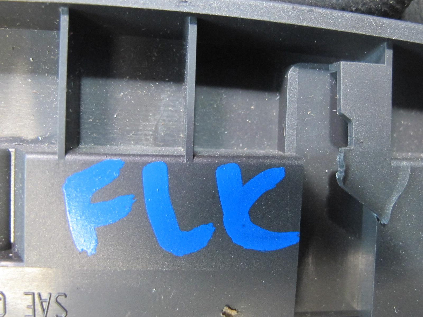 05-08 Mercedes R171 Slk-class Dash Hazard Door Lock Switch 1718208210 OEM