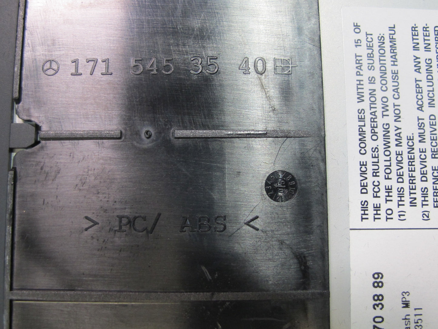 06-11 Mercedes R171 Slk-class 6 Disc CD Changer Player 2118703889 OEM