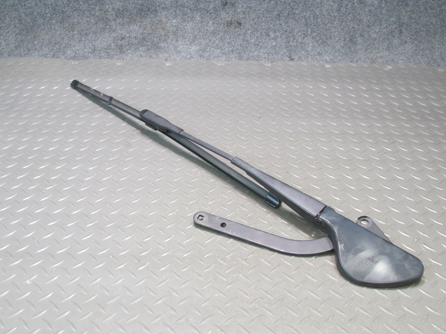 05-11 Mercedes R171 Slk-class Set of 2 Front Left & Right Wiper Arm OEM