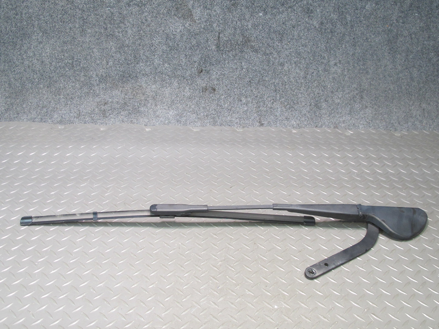 05-11 Mercedes R171 Slk-class Set of 2 Front Left & Right Wiper Arm OEM
