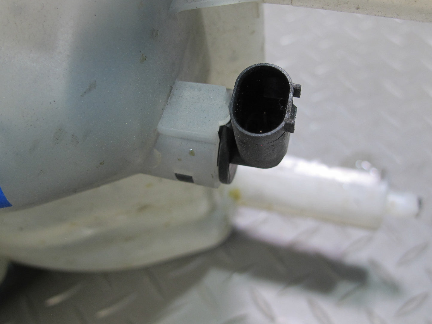 05-11 Mercedes R171 Slk-class Engine Expansion Overflow Reservoir Tank OEM