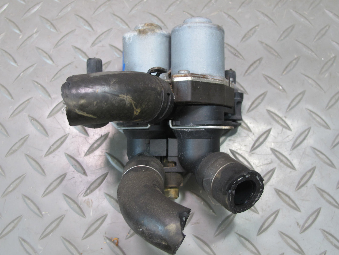 05-08 Mercedes R171 Slk-class Heater Control Water Valve OEM