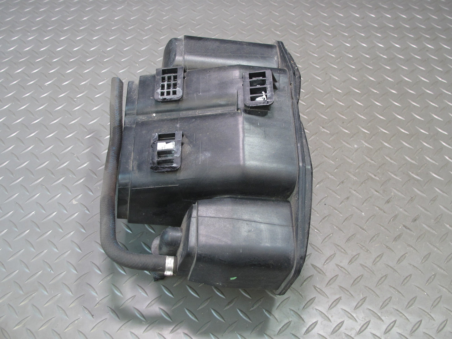 05-11 Mercedes R171 Slk-class Fuel Evap Vapor Charcoal Canister 1714700259 OEM