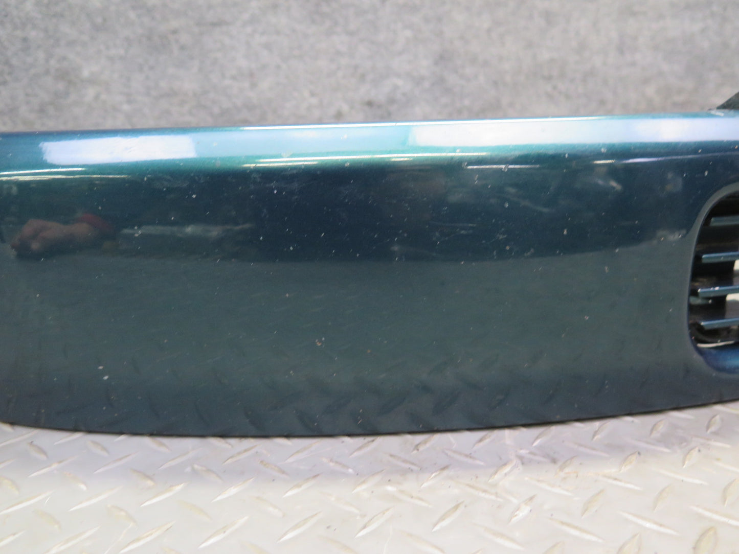 97-03 VW Eurovan T4 Front Radiator Center Lower Grille Green 7D0853654 OEM