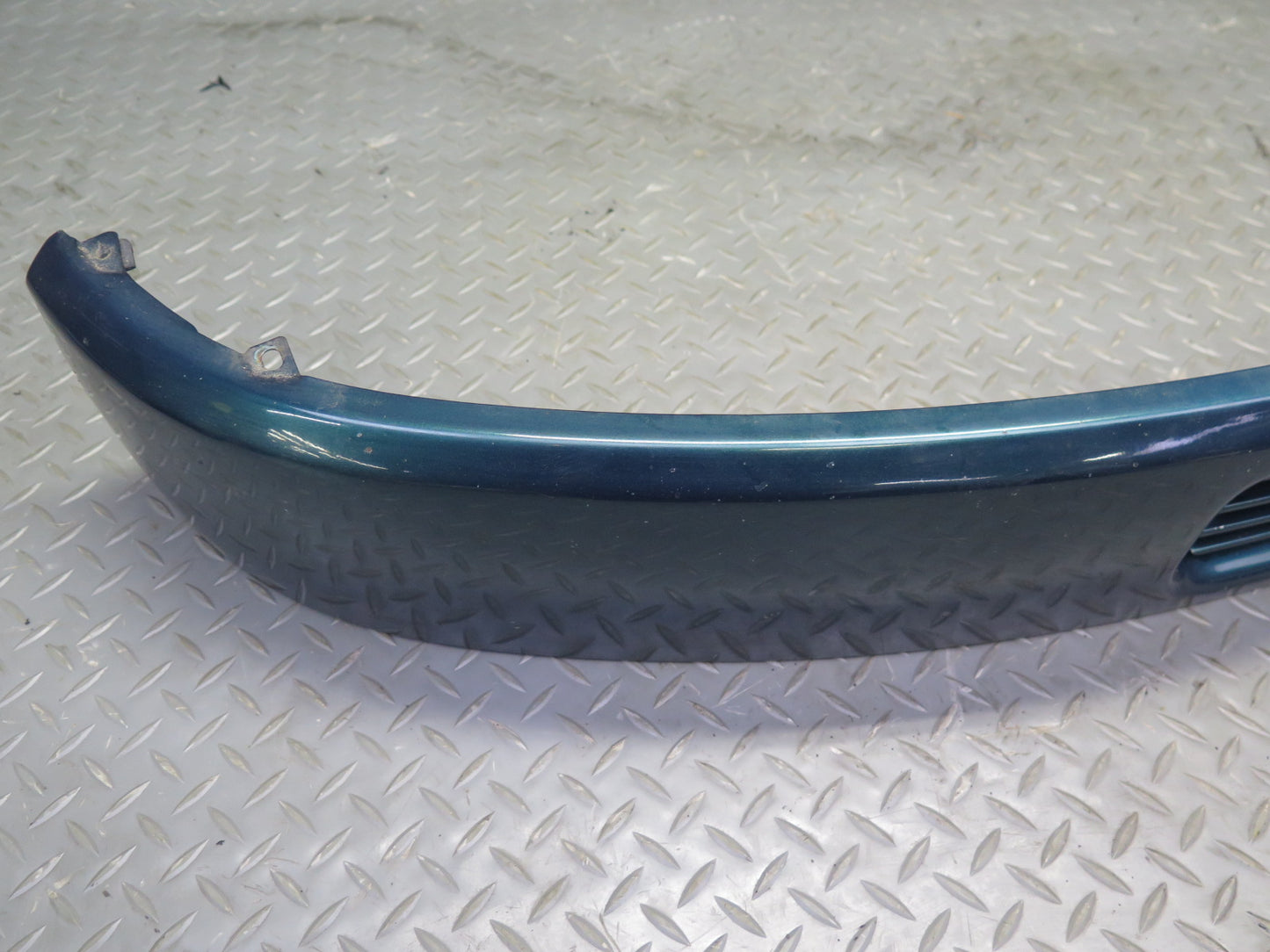 97-03 VW Eurovan T4 Front Radiator Center Lower Grille Green 7D0853654 OEM