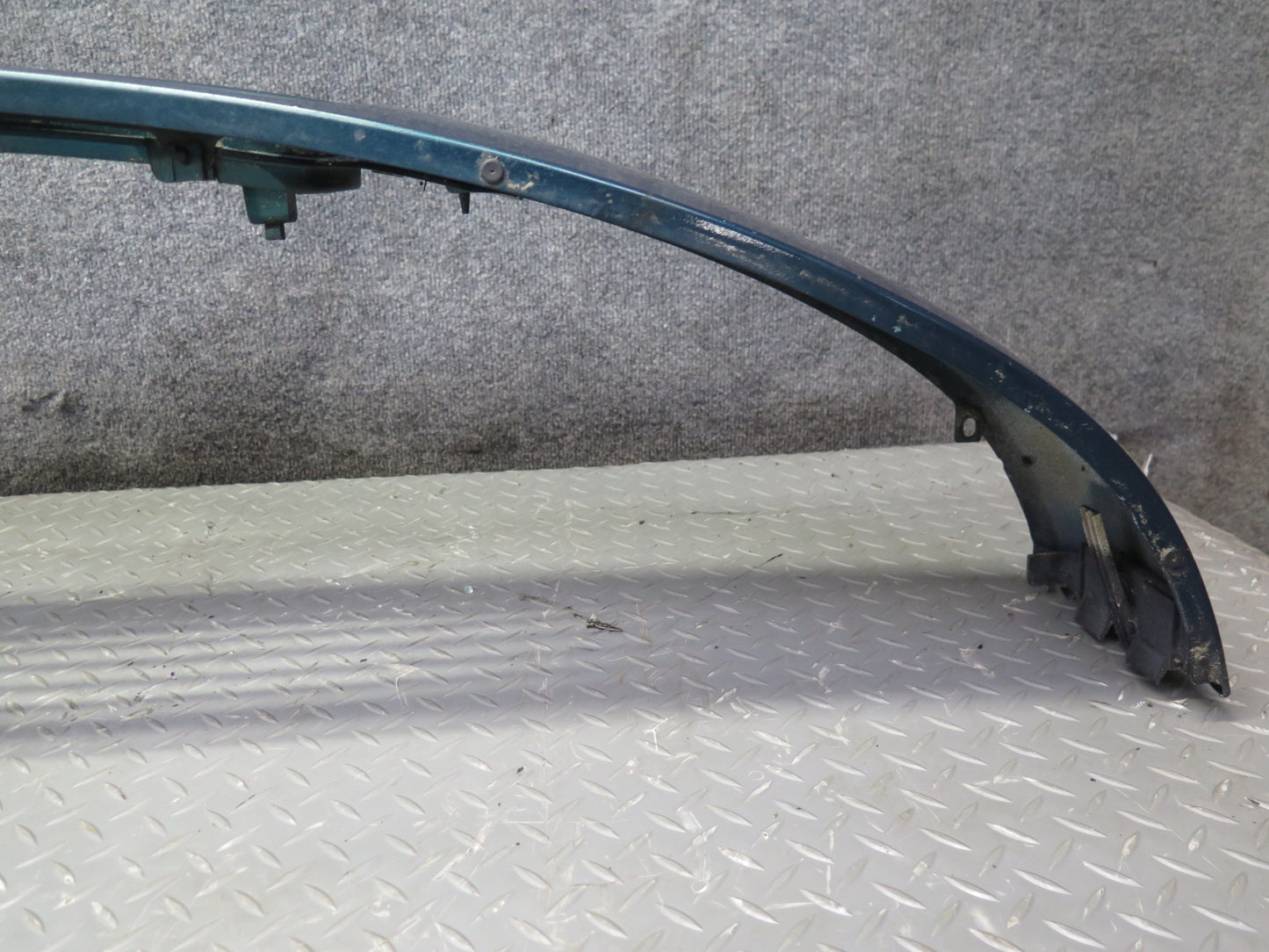 97-03 VW Eurovan T4 Front Radiator Center Lower Grille Green 7D0853654 OEM