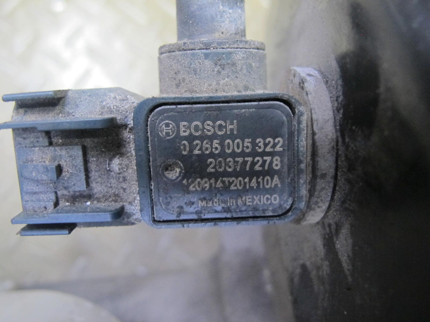 2012-2014 Cadillac Escalade 6.2L Brake Master Cylinder Booster Fluid Reservoir