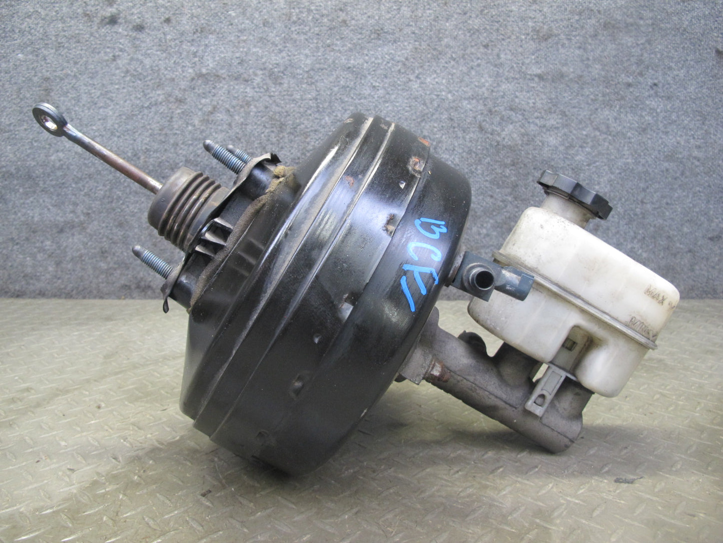 2012-2014 Cadillac Escalade 6.2L Brake Master Cylinder Booster Fluid Reservoir