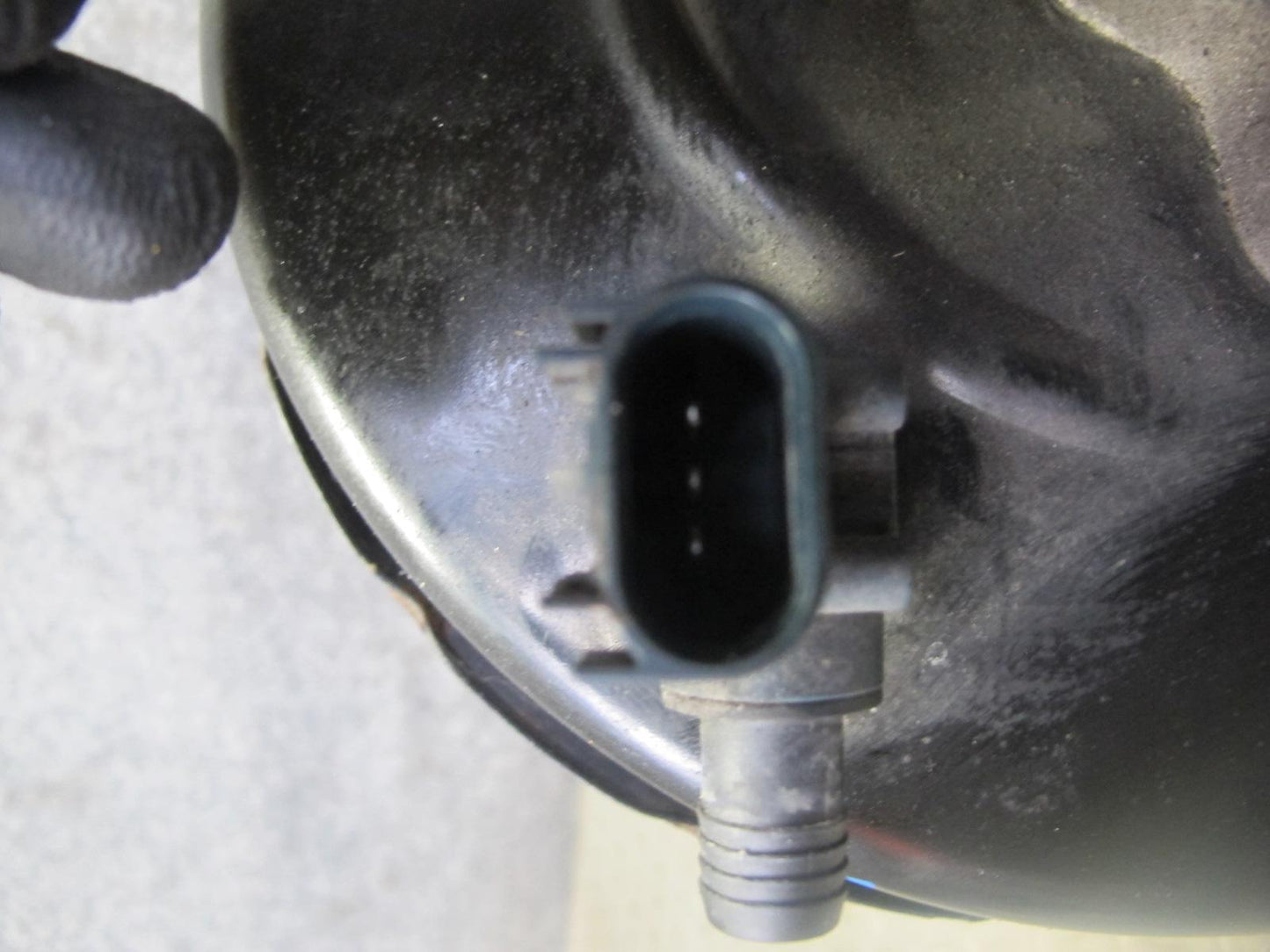 2012-2014 Cadillac Escalade 6.2L Brake Master Cylinder Booster Fluid Reservoir