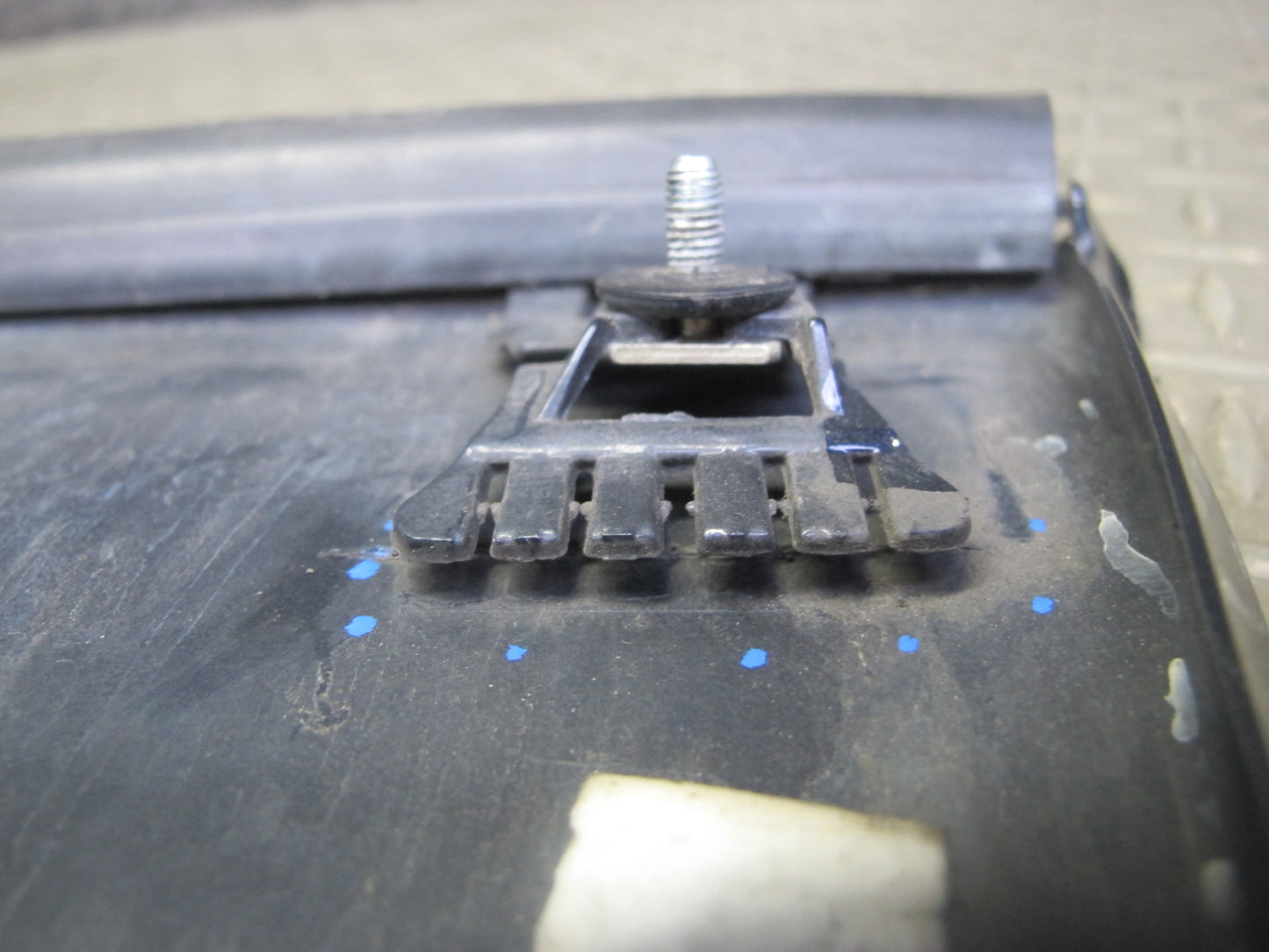 04-06 Lexus UCF30L LS430 Left Fender Door Lower Exterior Molding Trim Set OEM