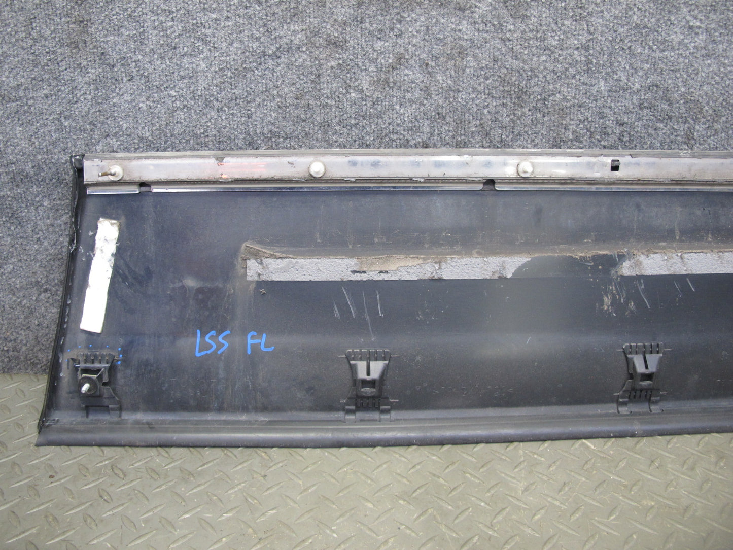 04-06 Lexus UCF30L LS430 Left Fender Door Lower Exterior Molding Trim Set OEM