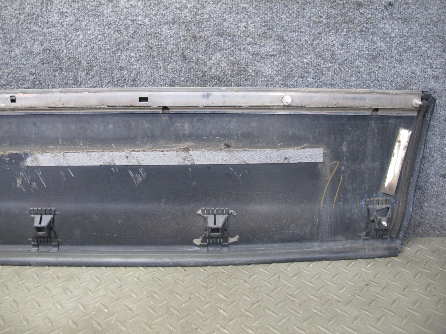 04-06 Lexus UCF30L LS430 Left Fender Door Lower Exterior Molding Trim Set OEM