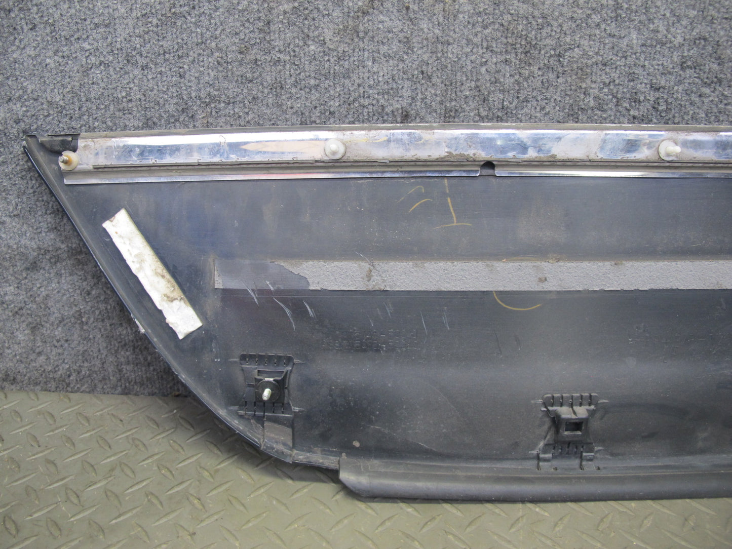 04-06 Lexus UCF30L LS430 Left Fender Door Lower Exterior Molding Trim Set OEM