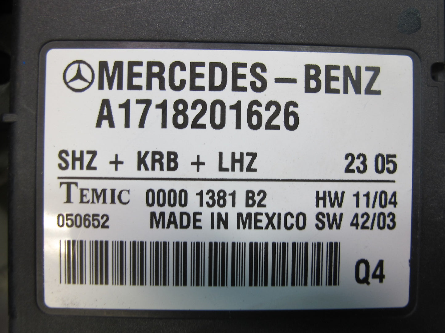 05-11 Mercedes R171 Slk-class Heated Seat Control Module 1718201626 OEM