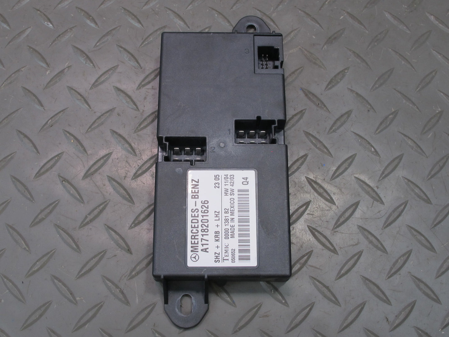 05-11 Mercedes R171 Slk-class Heated Seat Control Module 1718201626 OEM