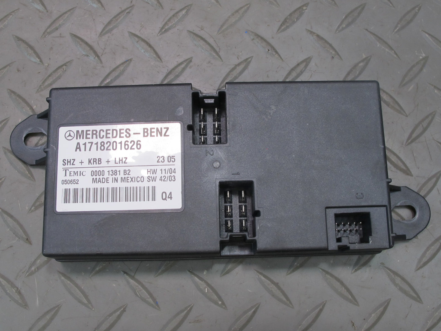 05-11 Mercedes R171 Slk-class Heated Seat Control Module 1718201626 OEM
