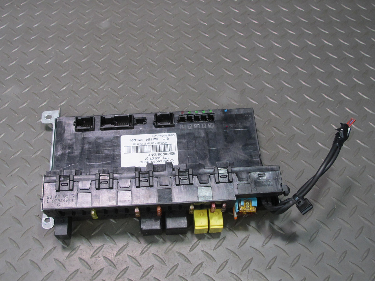 05-08 Mercedes R171 Slk-class Rear SAM Fuse Relay Box Module 1715450701 OEM