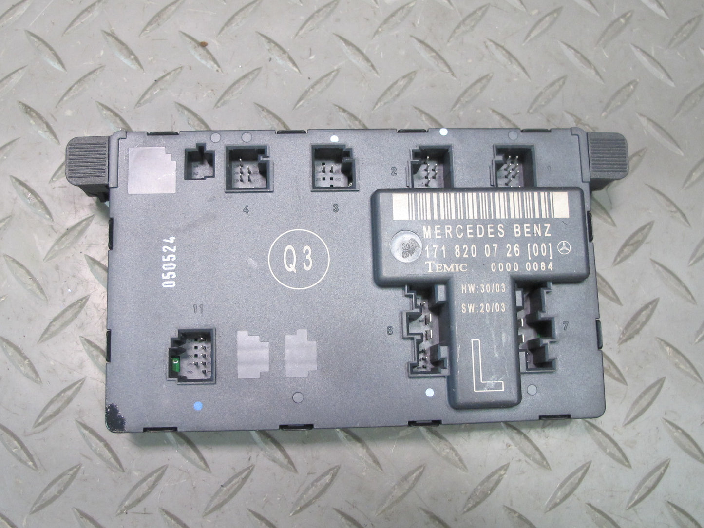 05-08 Mercedes R171 Slk-class Left Door Control Module 1718200726 OEM