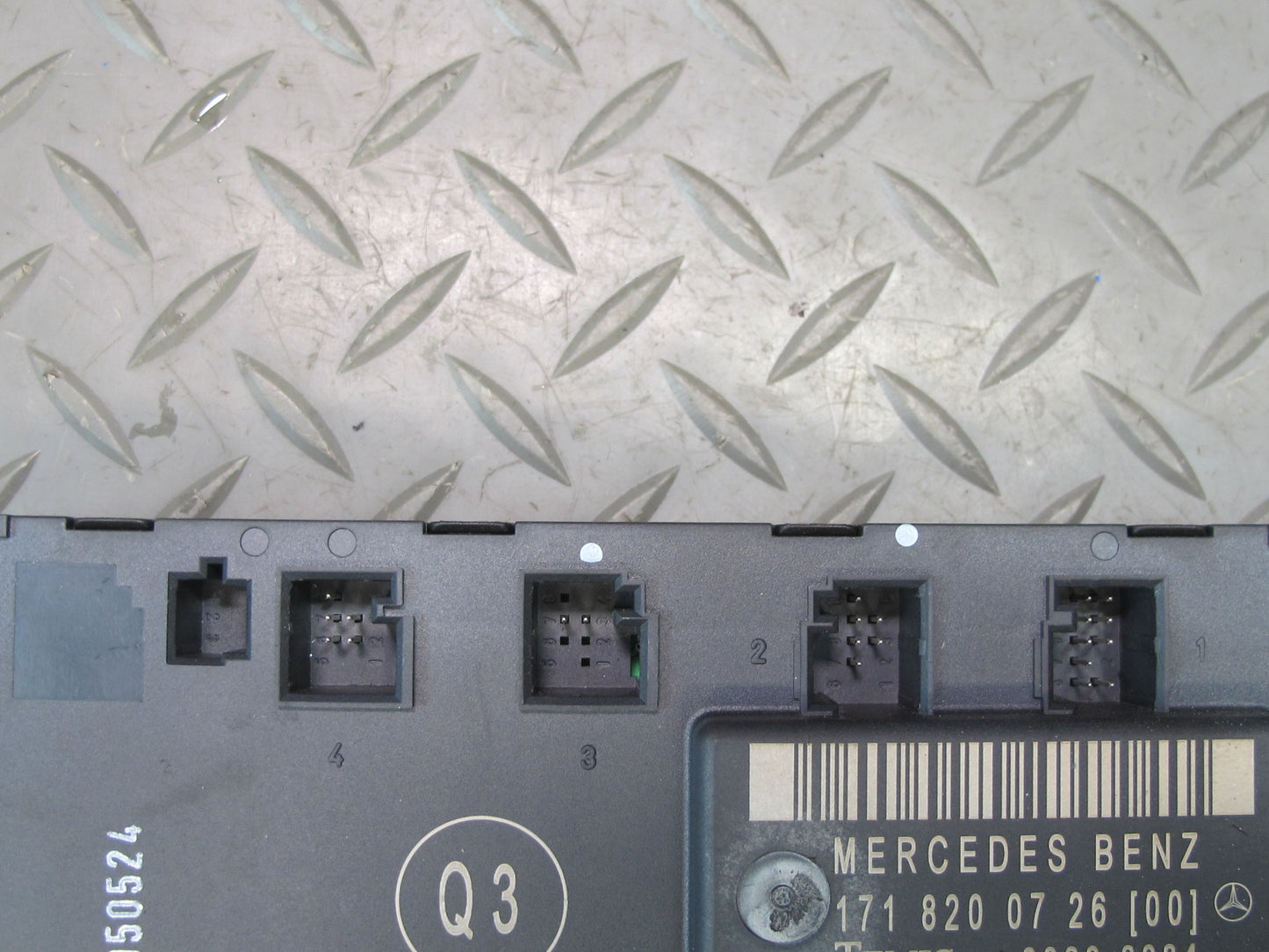 05-08 Mercedes R171 Slk-class Left Door Control Module 1718200726 OEM